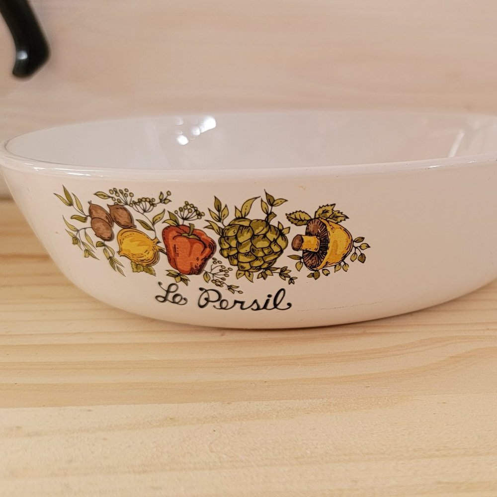 vintage corning ware le persil spice of life sauce/skillet/menuette pan.